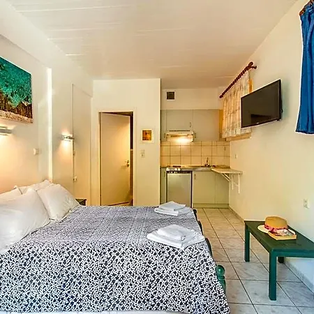 Nefeli Hotel 2*